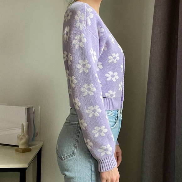 🔥Floral Hollister Cardigan - Picture 4 of 10